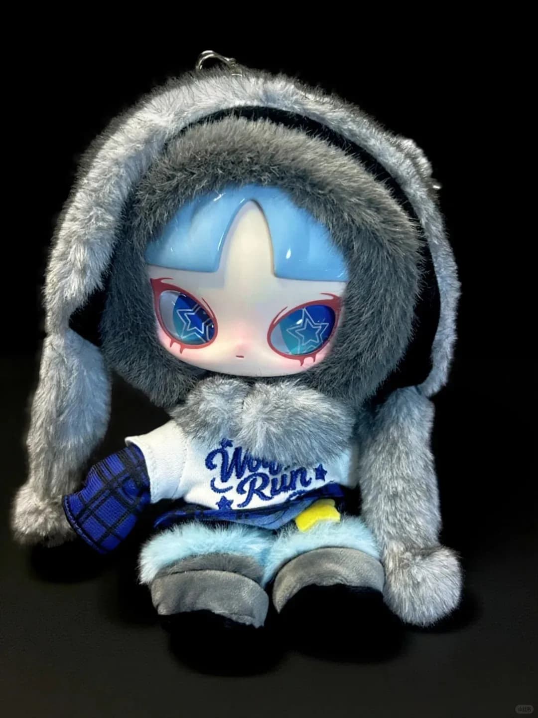 INNS INNS WOLF RUN FAST Poupée en peluche avec visage en vinyle édition limitée
