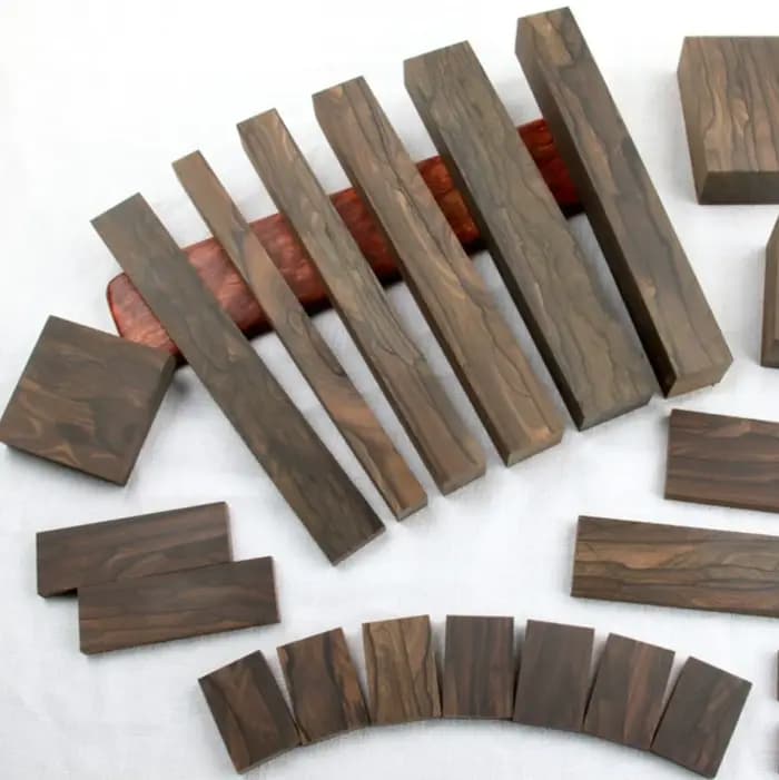 Longueur: 250mm largeur: 40mm épaisseur: 30mm Ziricote Ciricote Cordia Dodecandra bûches de bois bricolage