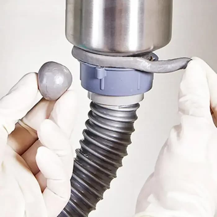 Mastic époxy résistant aux hautes températures